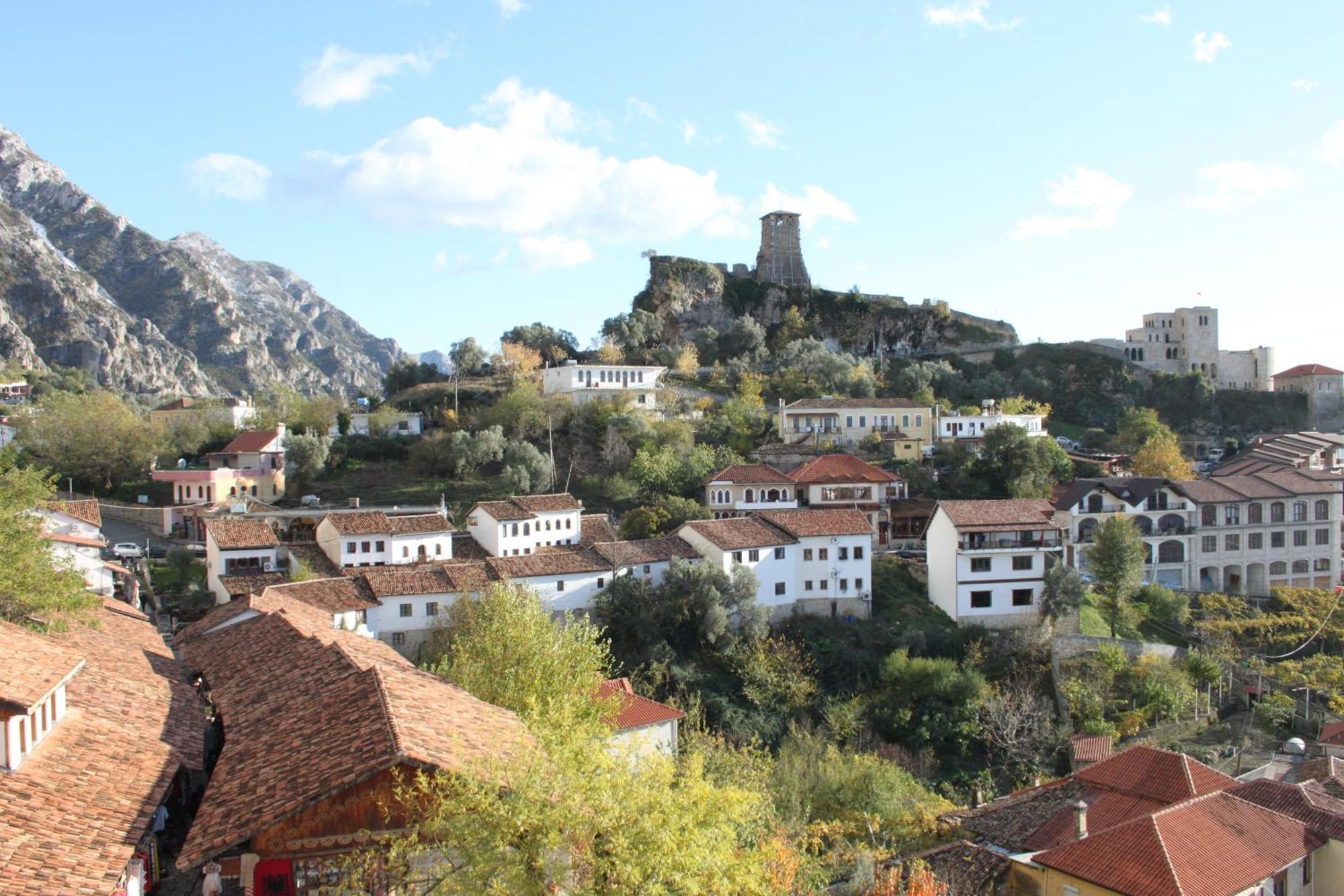 Hotel Panorama Kruje View On The Castle And The Old Town Екстериор снимка