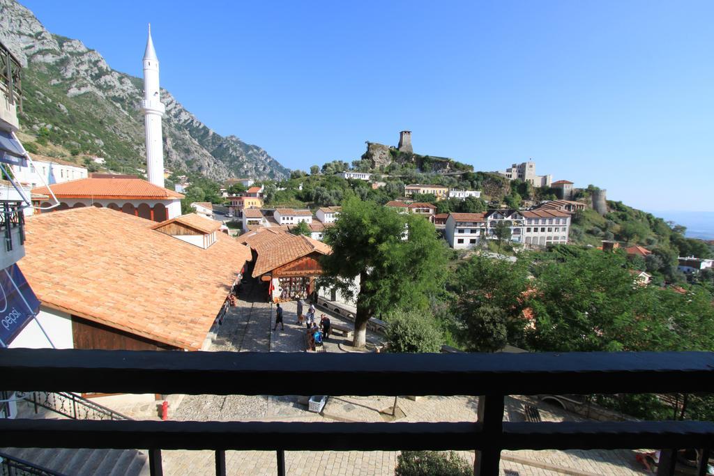 Hotel Panorama Kruje View On The Castle And The Old Town Екстериор снимка